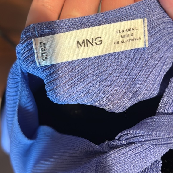 cute periwinkle colored top with a cute back - Picture 3 of 3